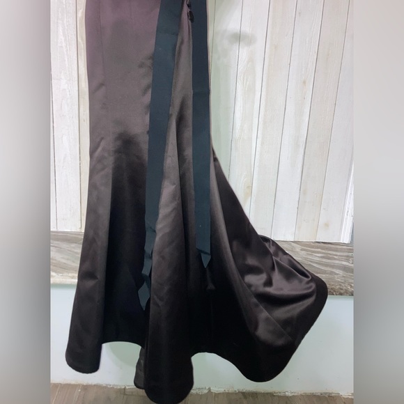 Vera Wang Maids Satin Gown Brown w/ black ribbon on waist strapless size 8 - Picture 7 of 16